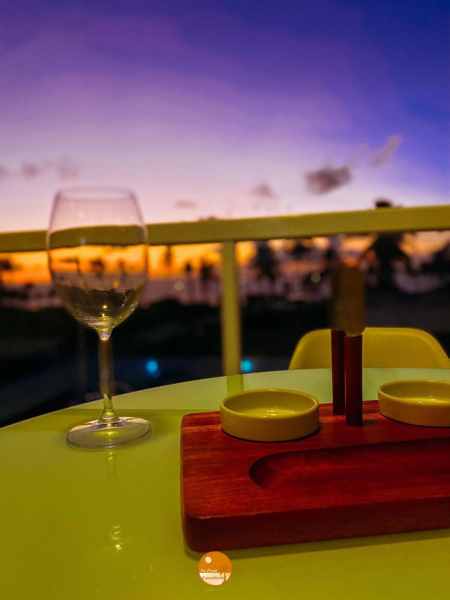 Apartamento Residencial Ilha De Santorini: Beachfront Oasis With Surf, Pool & Fitness Salvador